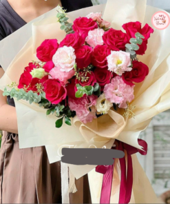 Bó hoa tone đỏ - hoa hồng mix