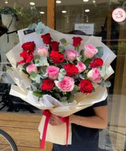 Bó hoa tone đỏ - hoa hồng mix