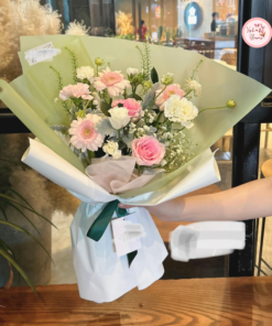 Bó hoa tươi tone hồng pastel