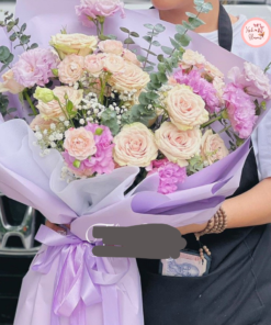 Bó hoa tươi tone hồng pastel