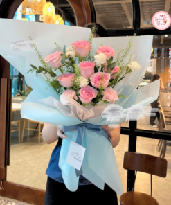 Bó hoa tươi tone hồng pastel