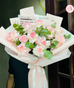 Bó hoa tươi tone hồng pastel