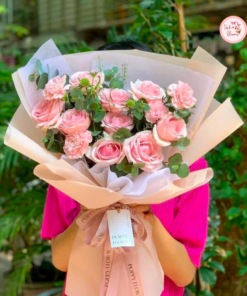 Bó hoa tươi tone hồng pastel