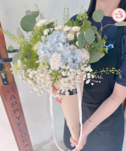 Bó hoa cẩm tú cầu tone xanh xinh xắn