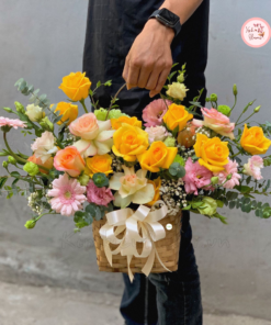 Tổng hợp mẫu giỏ hoa tone vàng