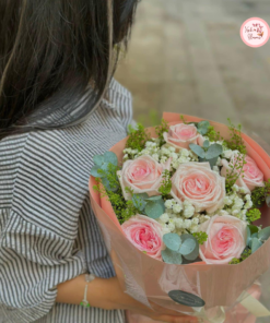 Bó hoa hồng tone hồng xinh xắn
