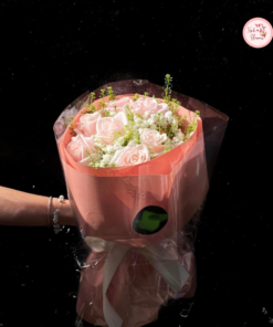 Bó hoa hồng tone hồng xinh xắn