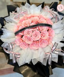 Bó hoa sáp Ecuador phối nơ kèm đèn nháy