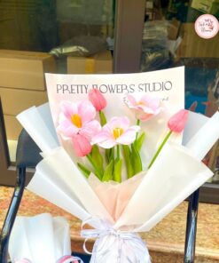 Bó hoa sáp tulip cả nụ và hoa đã nở